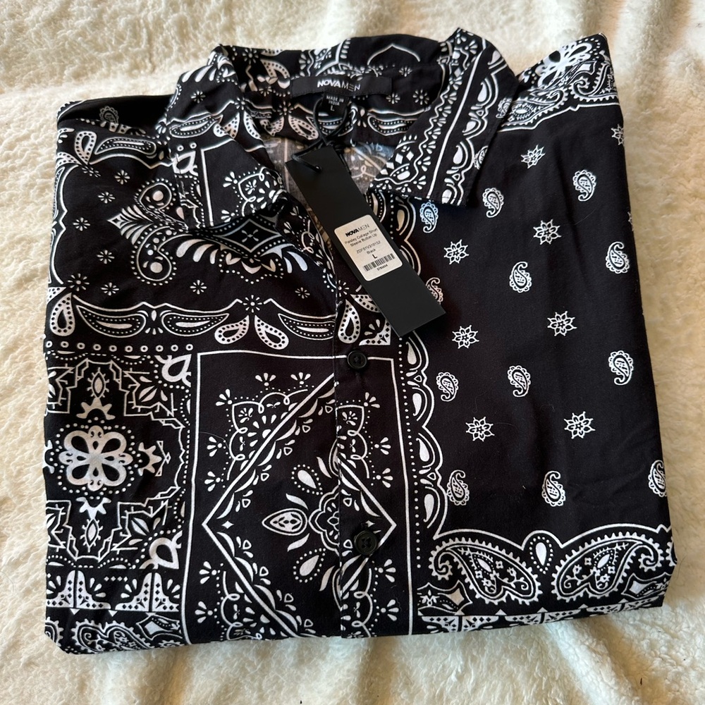 Nova Men paisley collage short sleeve button up size large NWT